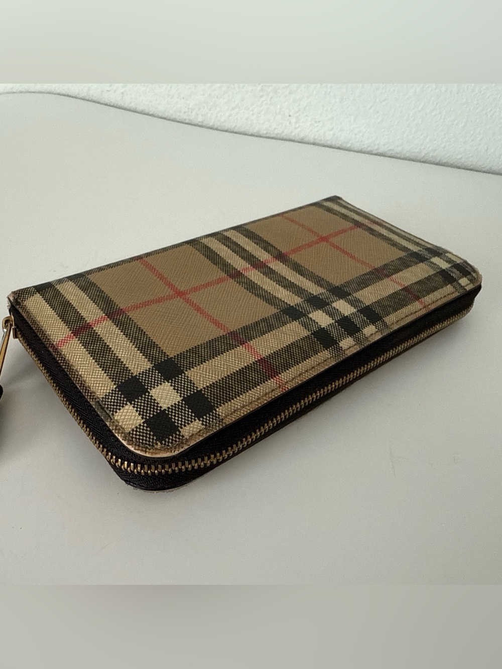 Burberry Nova Check Zip Around Wallet - Picture 4 of 16